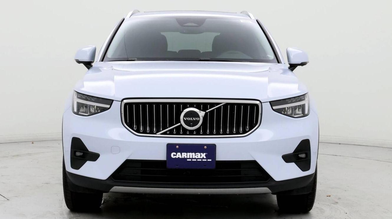 VOLVO XC40 2024 YV4L12UE1R2331857 image