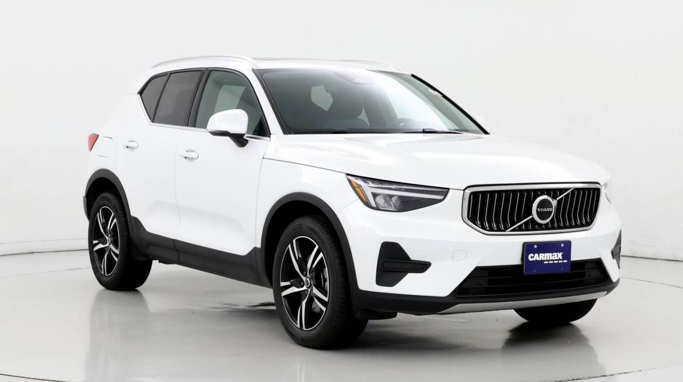 VOLVO XC40 2024 YV4L12UK8R2327777 image