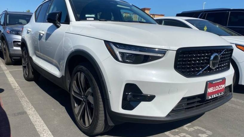 VOLVO XC40 2024 YV4L12UL4R2290896 image