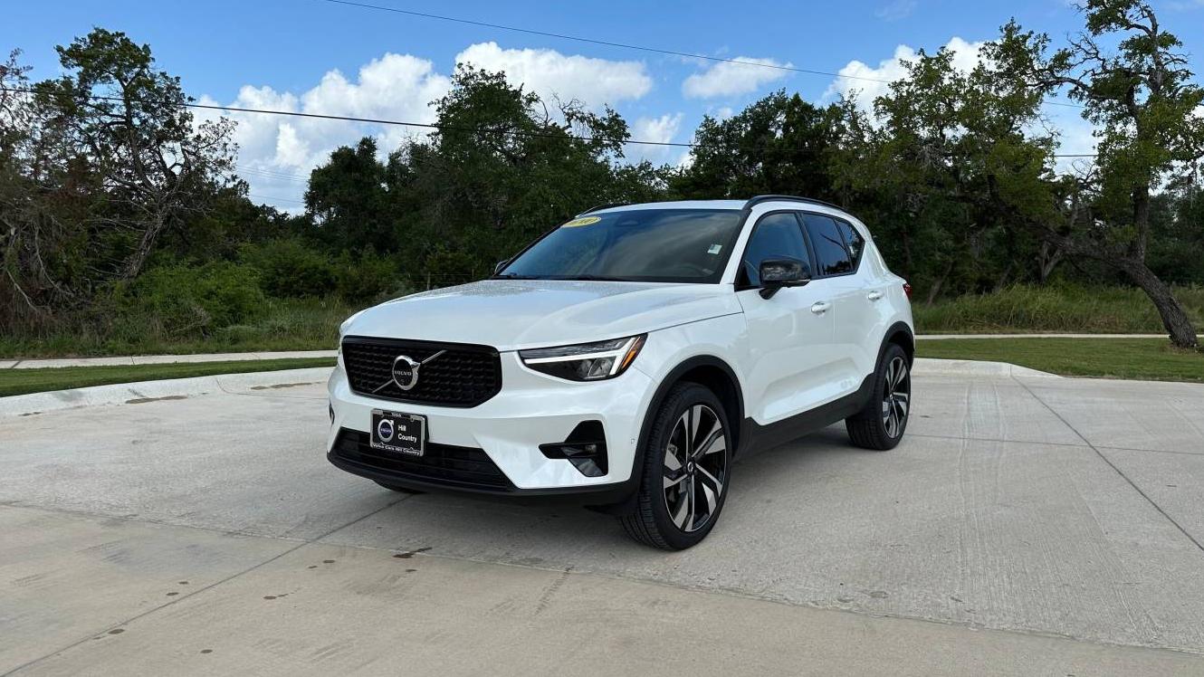 VOLVO XC40 2024 YV4L12UL6R2287580 image