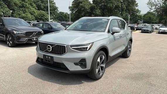 VOLVO XC40 2024 YV4L12UE3R2375049 image