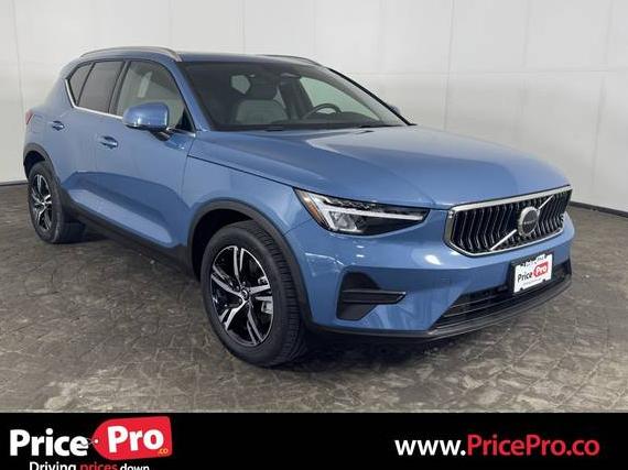 VOLVO XC40 2024 YV4L12UK9R2369438 image