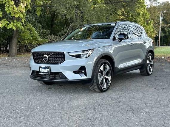 VOLVO XC40 2024 YV4L12UL5R2207556 image