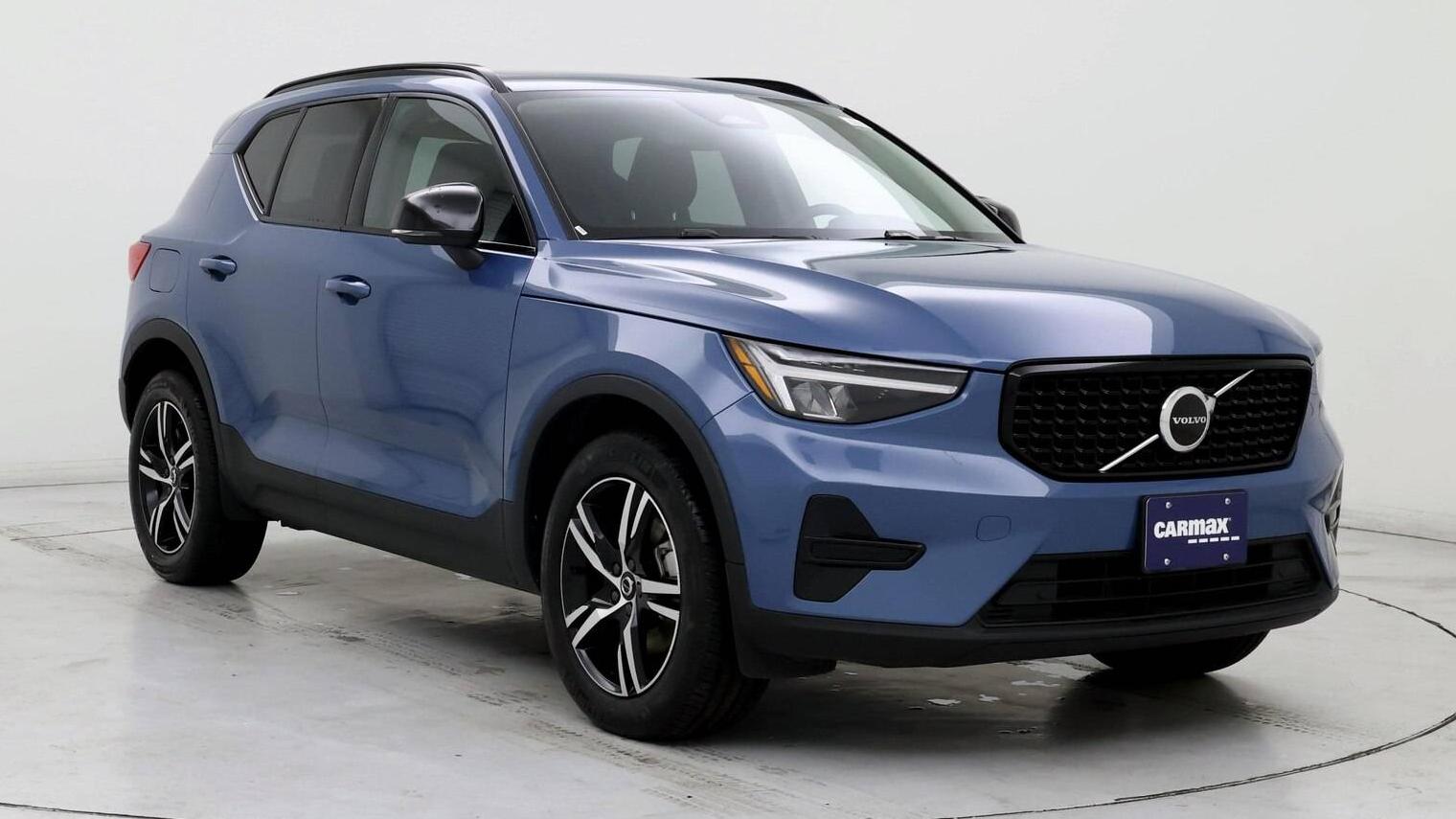 VOLVO XC40 2024 YV4L12UK9R2323852 image