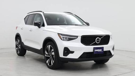 VOLVO XC40 2024 YV4L12UL1R2285462 image