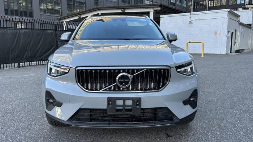 VOLVO XC40 2024 YV4L12UE2R2338946 image