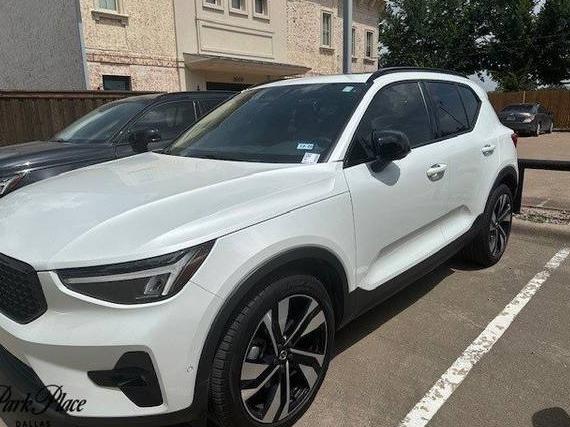 VOLVO XC40 2024 YV4L12UL1R2304916 image