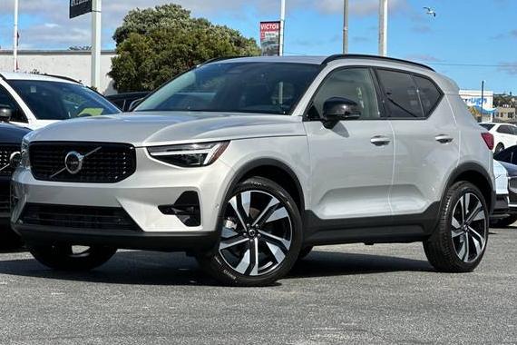 VOLVO XC40 2024 YV4L12UM9R2355086 image