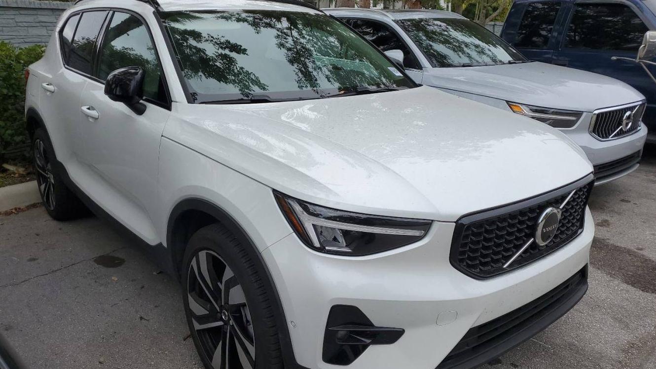 VOLVO XC40 2024 YV4L12UL0R2312523 image