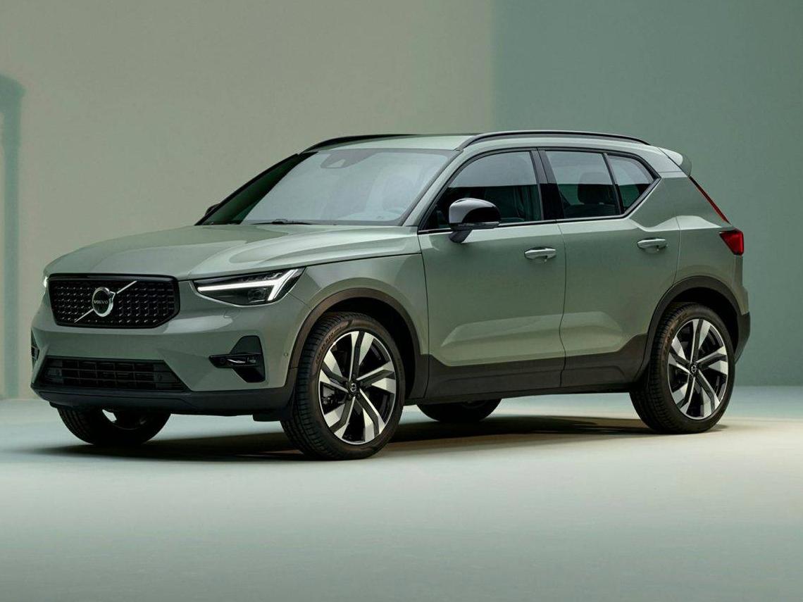 VOLVO XC40 2024 YV4L12UK8R2329013 image