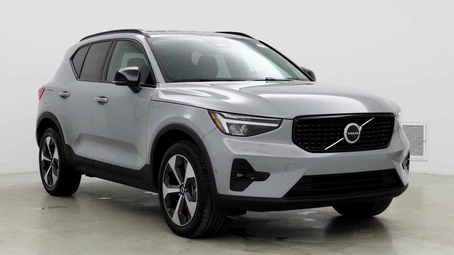 VOLVO XC40 2024 YV4L12UL6R2326393 image