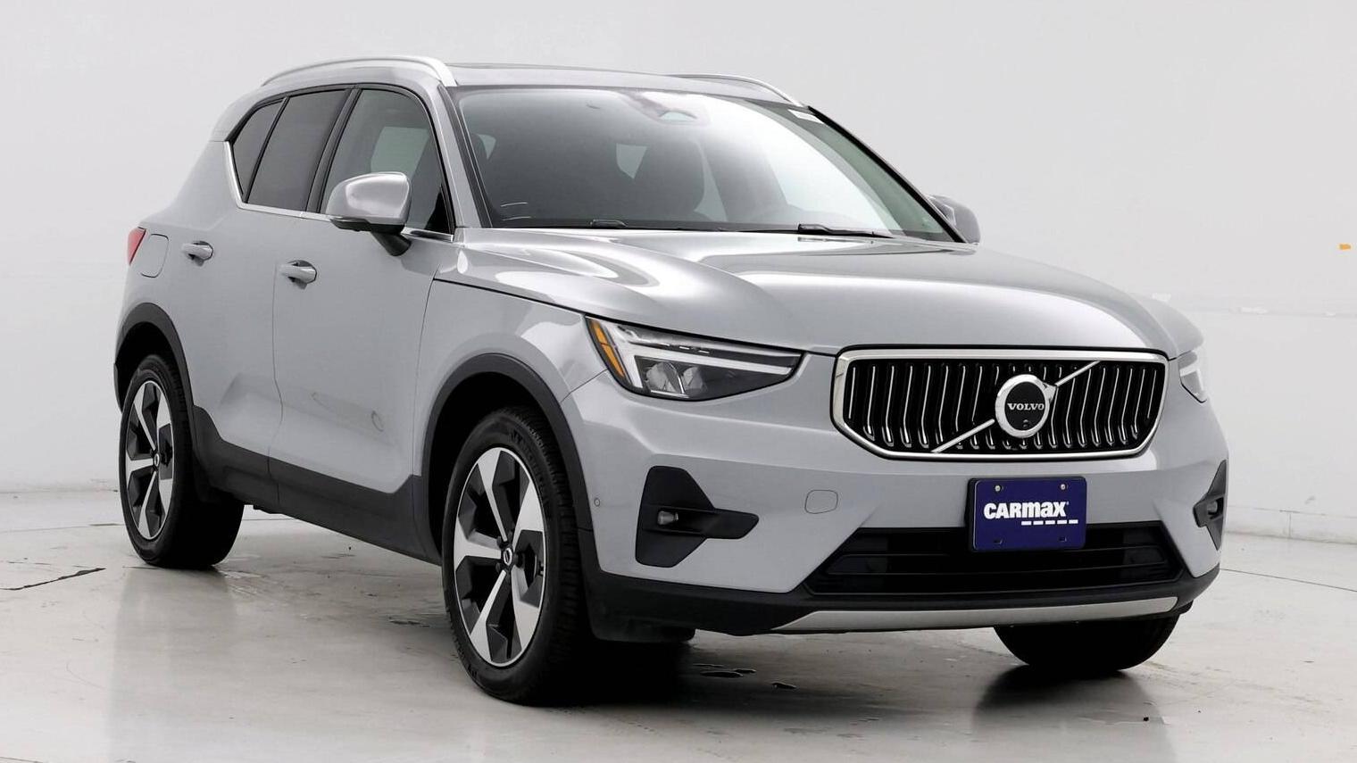 VOLVO XC40 2024 YV4L12UE1R2347797 image