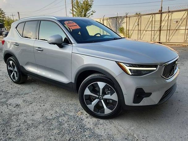 VOLVO XC40 2024 YV4L12UE3R2308337 image