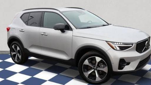 VOLVO XC40 2024 YV4L12UL1R2327032 image