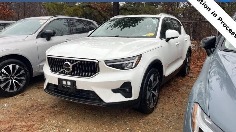 VOLVO XC40 2024 YV4L12UE7R2246733 image