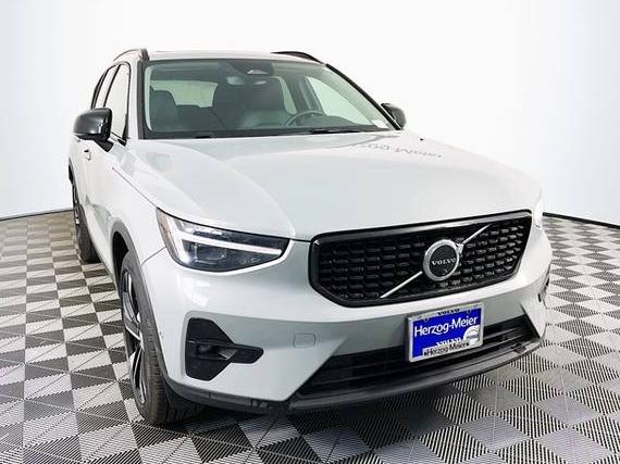 VOLVO XC40 2024 YV4L12UL0R2358742 image