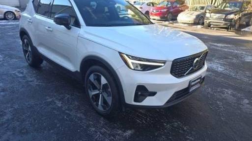 VOLVO XC40 2024 YV4L12UL3R2244718 image