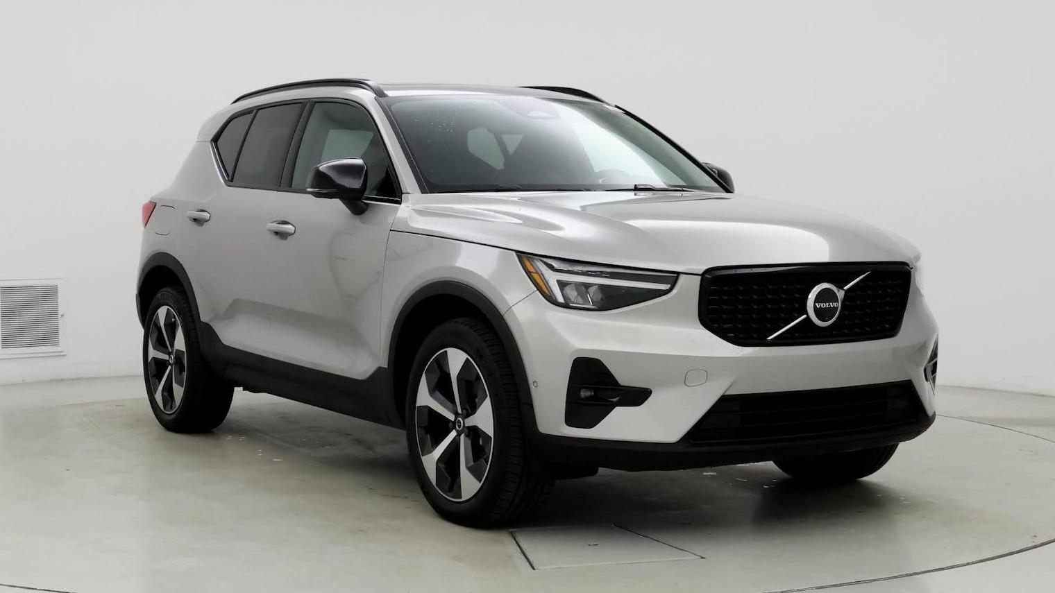 VOLVO XC40 2024 YV4L12UL5R2327597 image