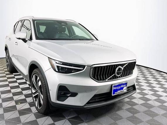 VOLVO XC40 2024 YV4L12UE4R2299793 image