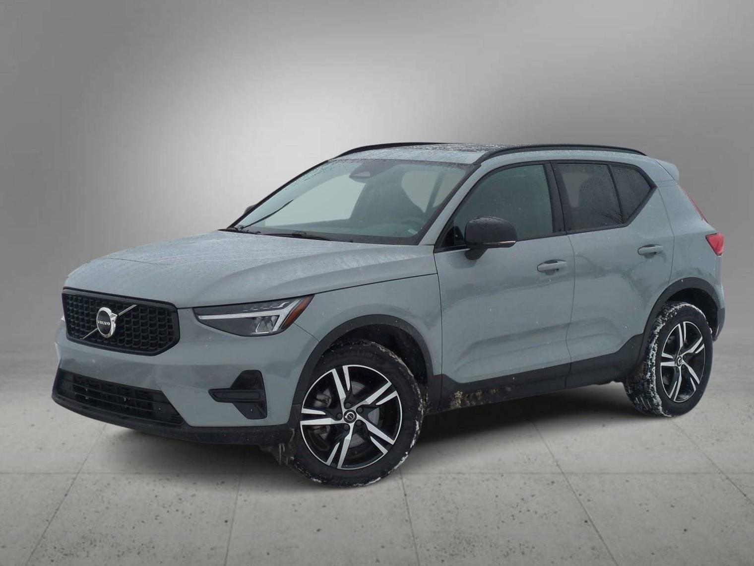 VOLVO XC40 2024 YV4L12UK1R2323067 image