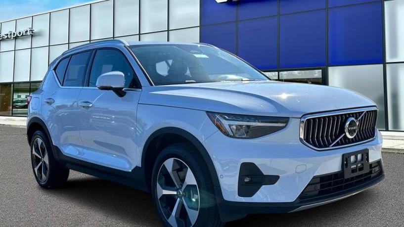 VOLVO XC40 2024 YV4L12UE5R2331098 image