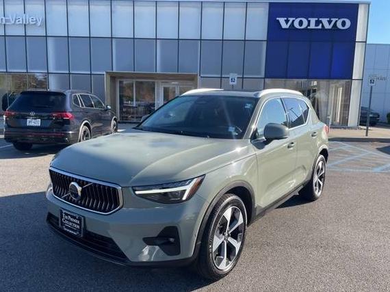 VOLVO XC40 2024 YV4L12UE1R2300463 image