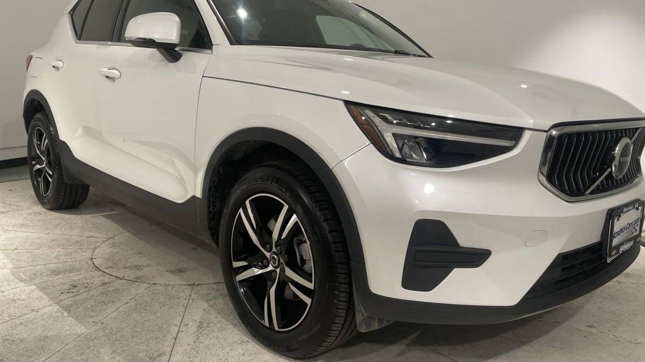 VOLVO XC40 2024 YV4L12UKXR2328767 image