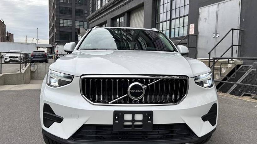 VOLVO XC40 2024 YV4L12UK2R2329752 image