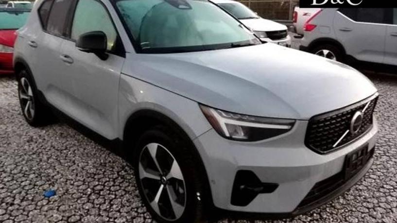 VOLVO XC40 2024 YV4L12UL9R2331846 image