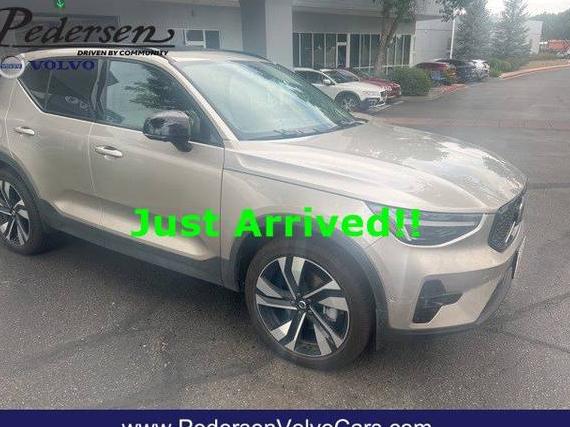 VOLVO XC40 2024 YV4L12UM8R2341583 image