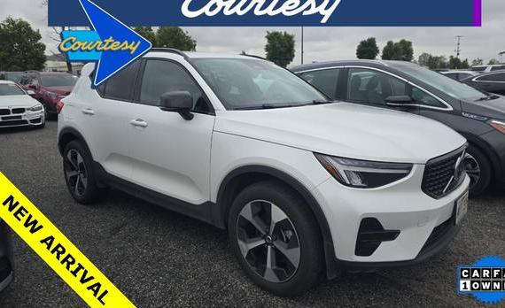 VOLVO XC40 2024 YV4L12UK3R2286183 image