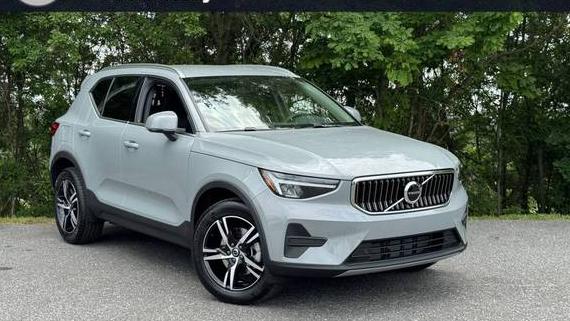 VOLVO XC40 2024 YV4L12UK9R2359668 image