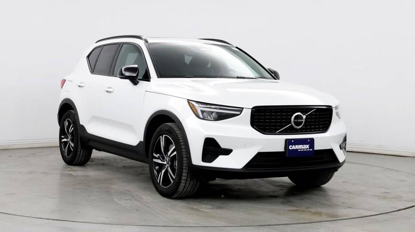 VOLVO XC40 2024 YV4L12UK8R2329173 image