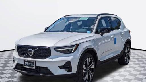 VOLVO XC40 2024 YV4L12UM5R2381040 image