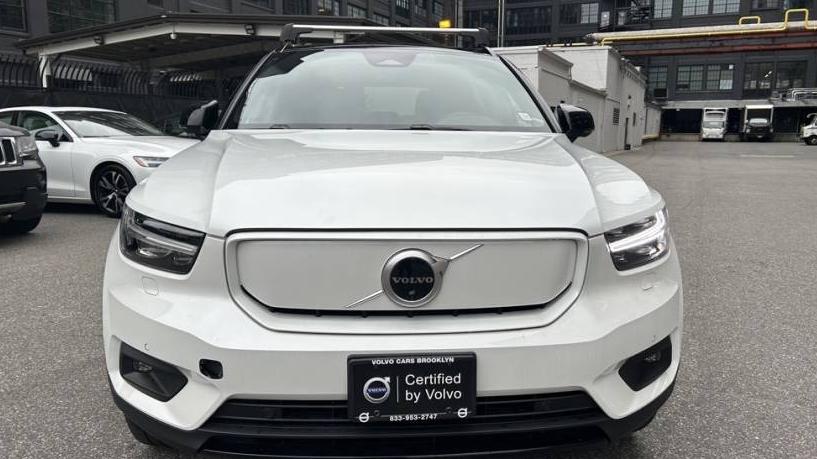 VOLVO XC40 2022 YV4ED3UBXN2681719 image