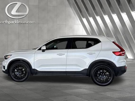 VOLVO XC40 2022 YV4162UL3N2781284 image