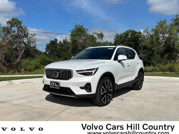 VOLVO XC40 2025 YV4L12UF6S2454018 image