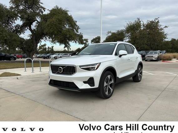 VOLVO XC40 2025 YV4L12UJ9S2549385 image