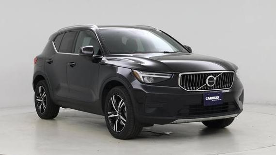 VOLVO XC40 2025 YV4L12UJ6S2466139 image
