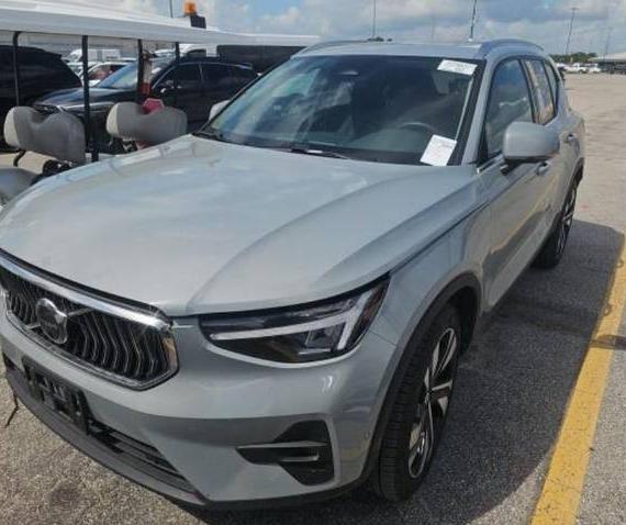 VOLVO XC40 2025 YV4L12UE3S2504400 image