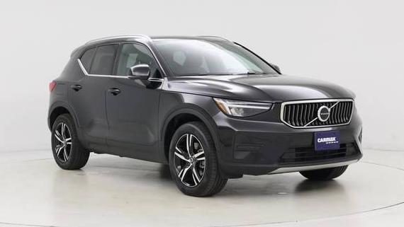 VOLVO XC40 2025 YV4L12UJ7S2475190 image