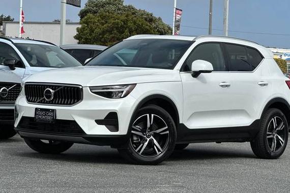 VOLVO XC40 2025 YV4L12UJ9S2474929 image