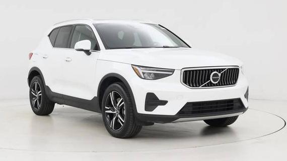 VOLVO XC40 2025 YV4L12UJ3S2473002 image