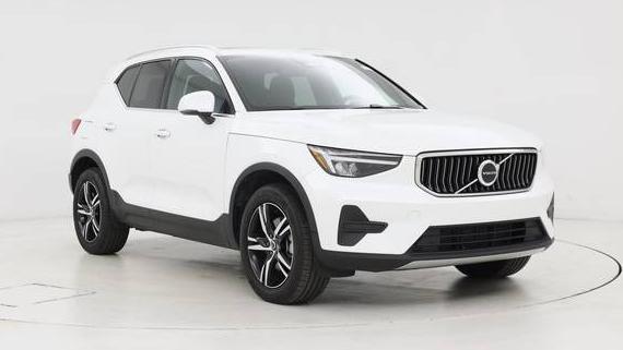VOLVO XC40 2025 YV4L12UJ5S2474989 image