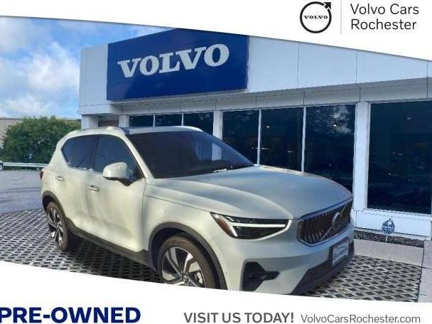 VOLVO XC40 2025 YV4L12UE2S2461118 image