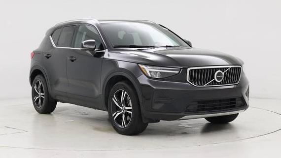 VOLVO XC40 2025 YV4L12UJ4S2474837 image