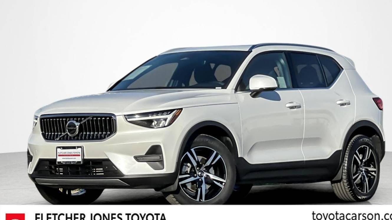 VOLVO XC40 2025 YV4L12UJ6S2470496 image