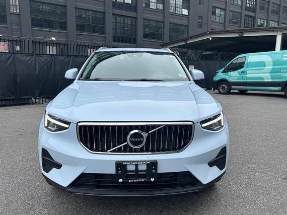 VOLVO XC40 2025 YV4L12UJ5S2456654 image