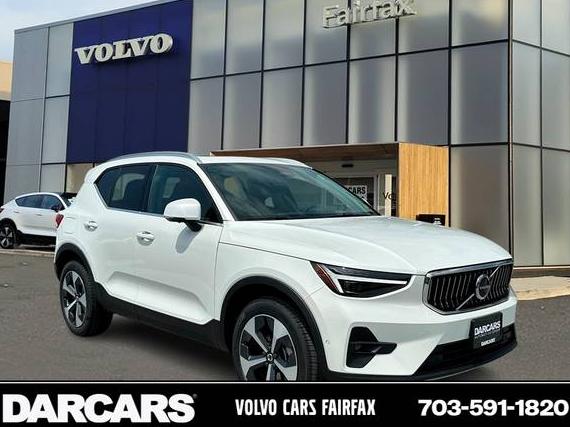 VOLVO XC40 2025 YV4L12UE0S2463806 image