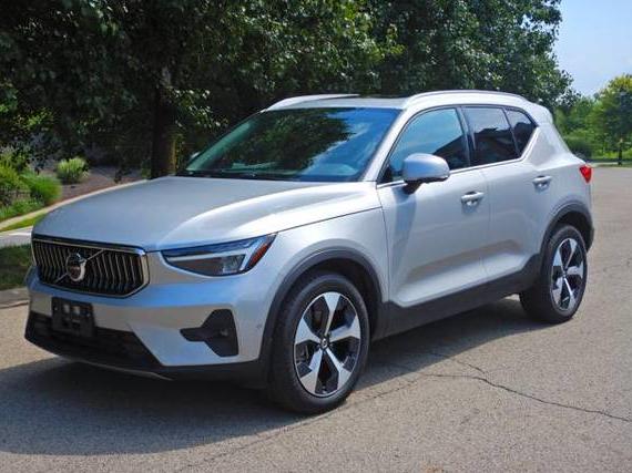 VOLVO XC40 2025 YV4L12UE8S2477808 image